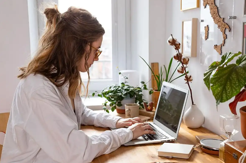 The fact that freelancing is so wildly competitive and unpredictable doesn’t just require skill; it also requires an advantage in strategic direction