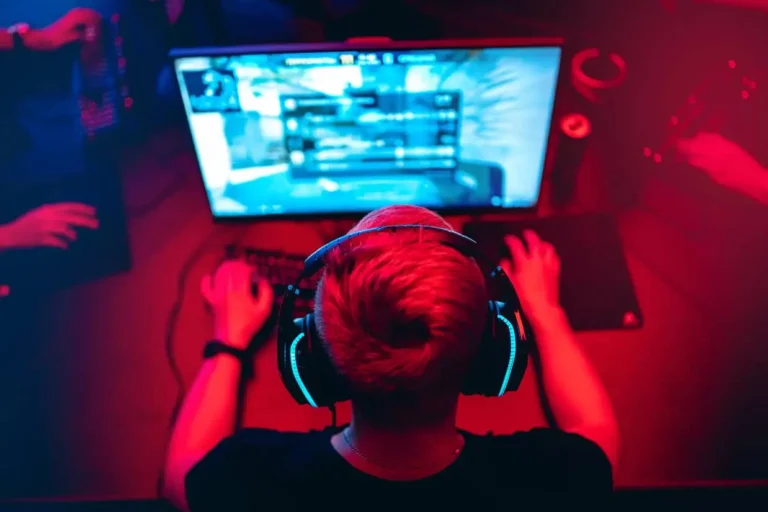 The Business of Esports: How Players Make Money