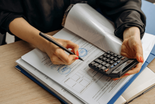 How Tax Accountants Help Minimize Liabilities Legally